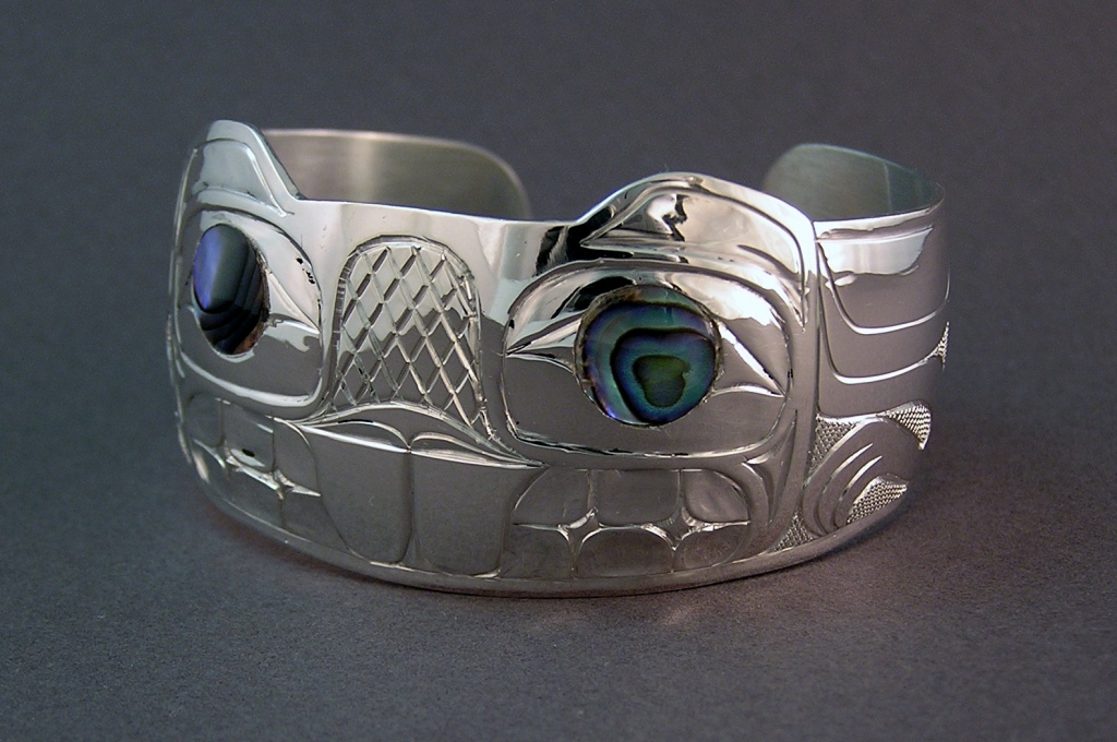 Walker-Goldsmiths-Hand-Carved-Beaver-Bracelet-D2-Owen-Walker-another-view-copy